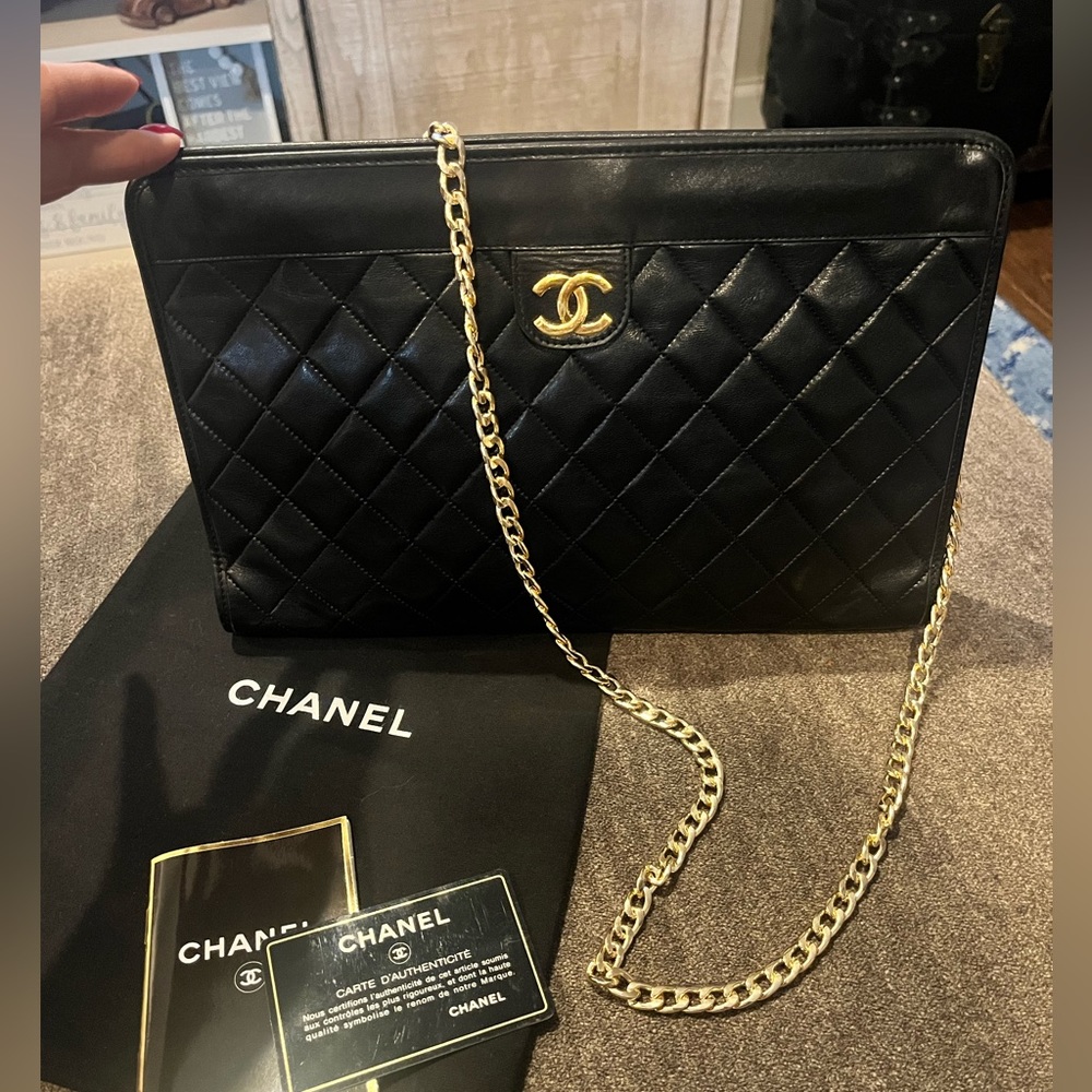 Sold!!🔥 Chanel Clutch W/ Chain - Picture 1 of 15
